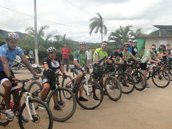 Motociclistas e ciclistas locais e da Grande Vitoria sao atracoes na Festa de Sao Cristovao 2