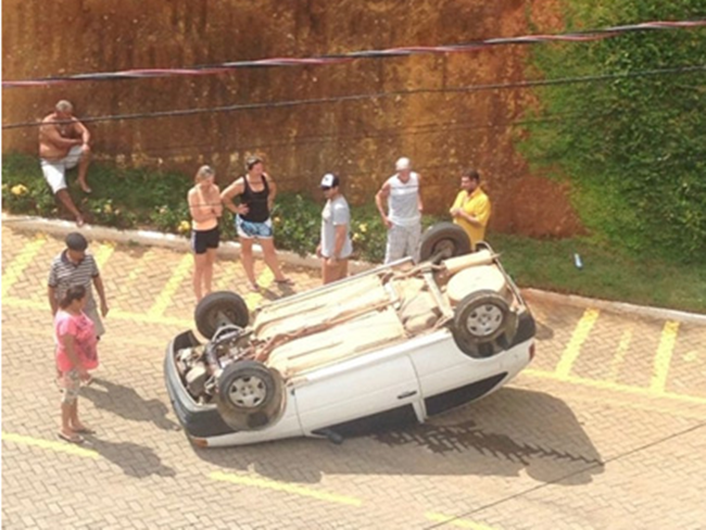 carro capota