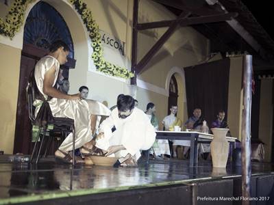 Centenas de pessoas assistem a Paixao de Cristo em Marechal Floriano 3