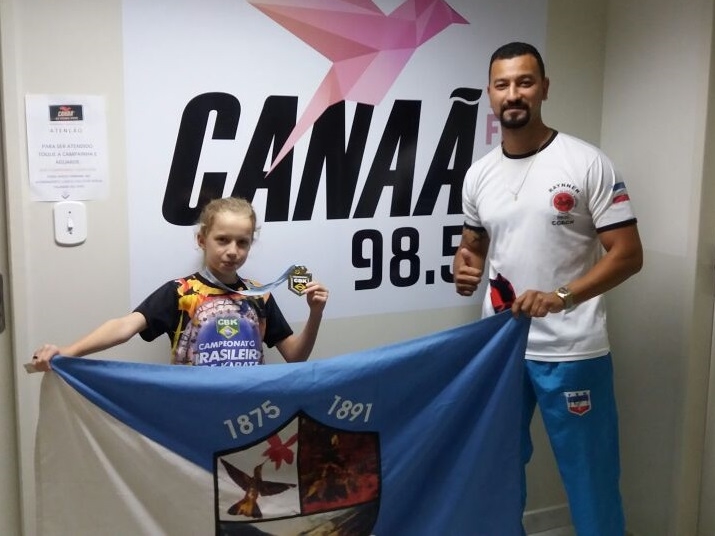 Paolla e Raynner karate