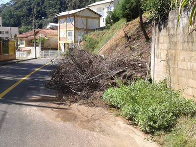 Suspensao de coleta de lixos causa polemica em Domingos Martins 2