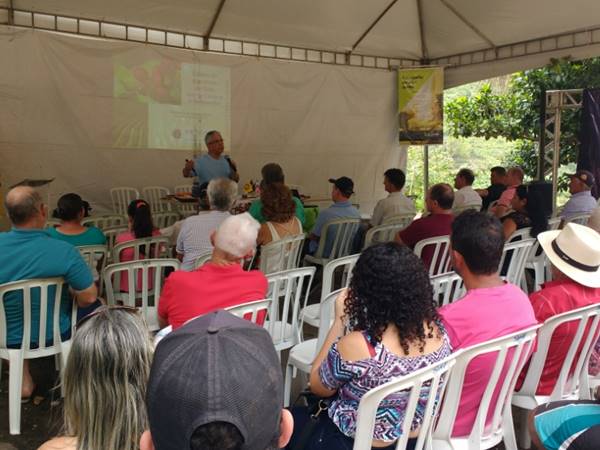 Produtores sao orientados sobre nutricao manejo e sustentabilidade das lavouras cafeeiras