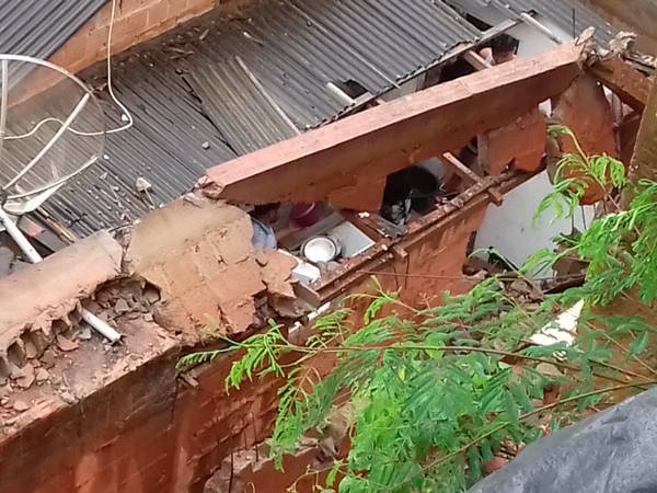 Fortes chuvas causam desizamentos alagamentos e quedas de muro em Afonso Claudio e Laranja da Terra 3