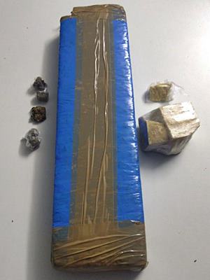 Homens sao presos com um quilo de maconha em Santa Maria de Jetiba