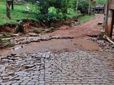 Temporal assusta moradores e provoca prejuizos em Alfredo Chaves 03
