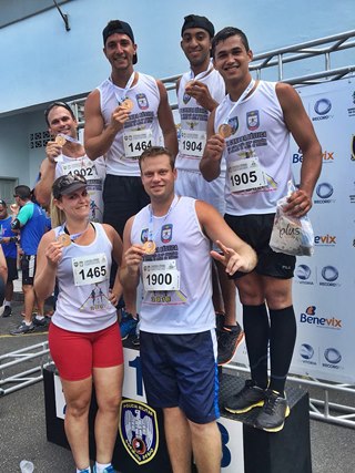 Grupo de jovens de Marechal Floriano participa de corrida em Vitoria