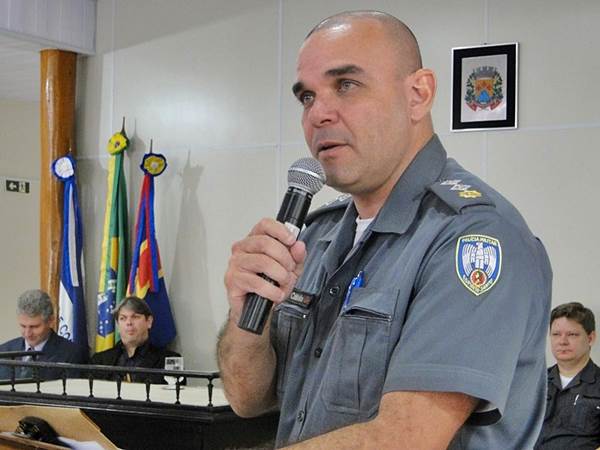 Motoristas desrespeitam as leis de transito e sao notificados em Domingos Martins