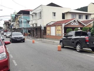 Transito sofre mudancas para obras na Bernardino Monteiro. em Domingos Martins