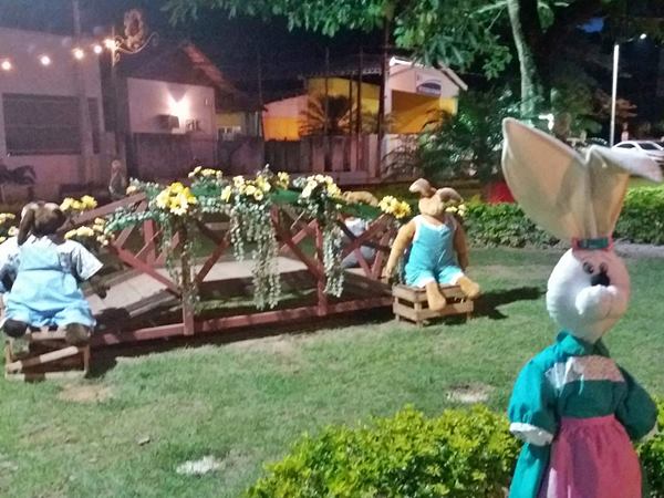 Belas frases imagens e muitos coelhos na pascoa Magica em Marechal Floriano 3
