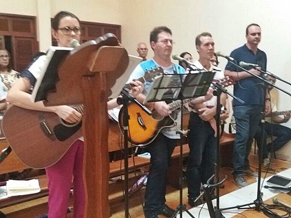 Catolicos comemoram aniversario da paroquia de Marechal Floriano e o Dia da Agua 1