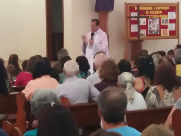 Celebracao catolica com a participacao e homenagens as criancas em Marechal Floriano 3