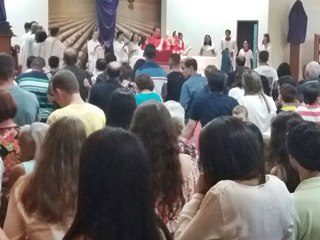Celebracao com entrega de imagens no Domingo de Ramos em Marechal Floriano
