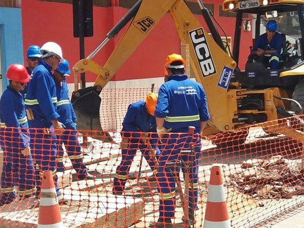 Cesan da continuidade as obras de esgotos em Marechal Floriano