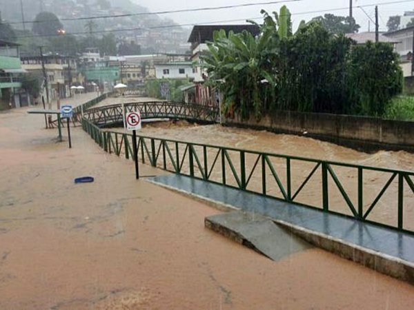 Florianenses se mobilizam para ajudar moradores de Rio Novo do Sul