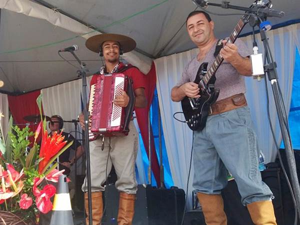 Animaçao na festa em homenagem aos motoristas no Trevo de Paraju 2