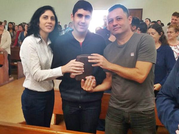 Celebracao catolica apresenta jovens que serao crismados em Marechal Floriano 2