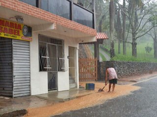 Chuva forte em toda regiao de montanhas do Estado 2