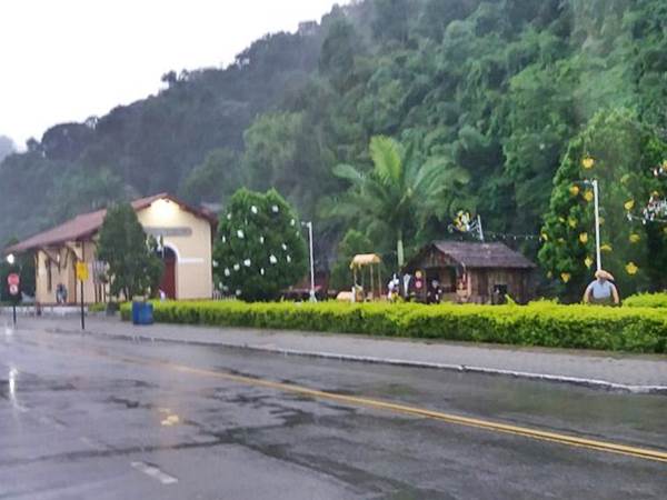 Chuva forte nesta manha de domingo 08 em Marechal Floriano 2