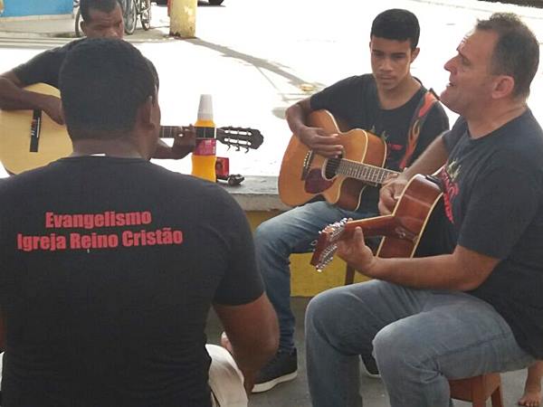 Espetaculo com canticos religiosos e atracao na praça de Marechal Floriano 4