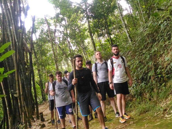 Galera de Marechal Floriano adota a caminhada como lazer e saúde