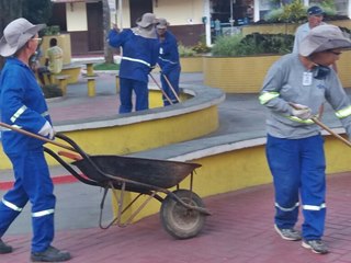 Lixeiras nao sao usadas de maneira correta em Marechal Floriano