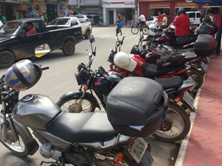 Motociclistas de Marechal Floriano querem mais espaço para estacionar 3