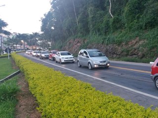 Movimento na BR262 na tarde de ontem 2 causa engarrafamento gigantesco