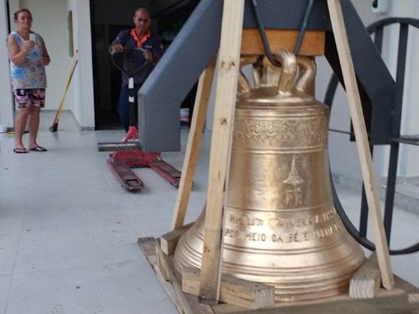 Sino de bronze de 310 quilos chegou para os luteranos de Marechal Floriano 3
