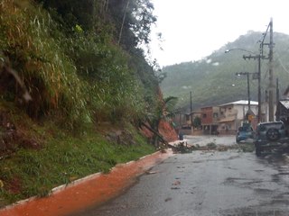 Temporal em Marechal Floriano nesta tarde 2