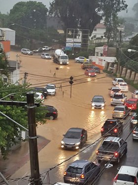 Temporal em Venda Nova do Imigrante assusta moradores 2