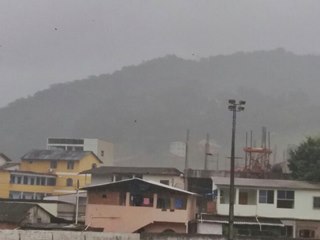 Chove forte em Marechal Floriano no fim da manhã 4