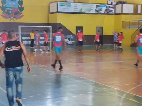 Comeca competicao de handebol em Marechal Floriano 2