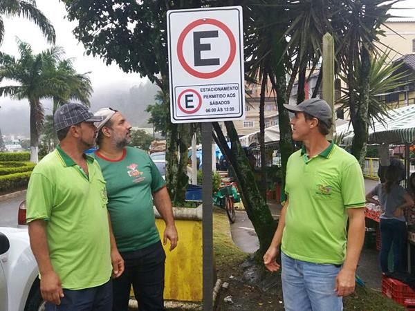 Estacionamento permitido tranquiliza feirantes e clientes da Feira da Roca em Marechal Floriano 2