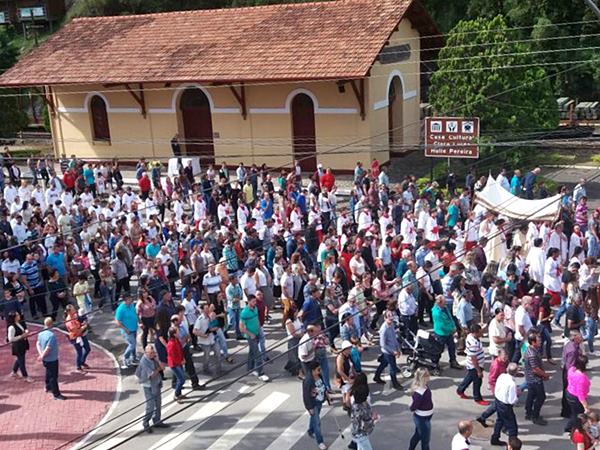 Festa de Corpus Christi leva mil e quinhentos catolicos as ruas de Marechal Floriano 05