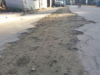 Prefeitura e moradores de Marechal Floriano aguardam asfaltamento em valas abertas para esgotos 2