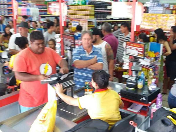Tarde de sabado com picos de energia eletrica desanima comerciantes em Marechal Floriano 2
