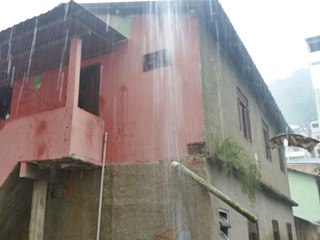 Alerta de chuvas fortes na Região Serrana na tarde desta sexta feira 08