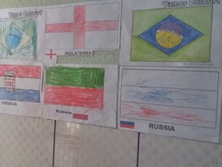 Alunos da Pestalozzi de Marechal Floriano ornamentam a escola para a Copa do Mundo