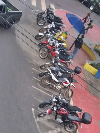 Aumenta número de motos e escasseiam vagas para estacionar em Marechal Floriano 2
