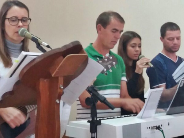 Celebracao deste domingo 17 com a presenca de 500 catolicos em Marechal Floriano 3