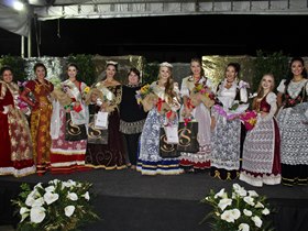 Eleição de rainhas e princesas marca o primeiro dia da Italemanha