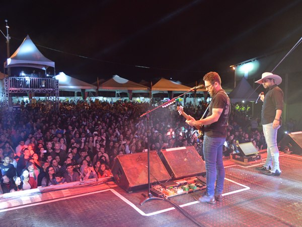 Eleição de rainhas e princesas marca o primeiro dia da Italemanha 2