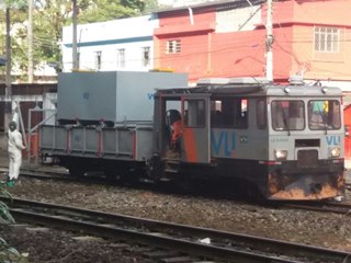 Ferrovia aplica herbicida para acabar com o mato no centro de Marechal Floriano e causa polêmica