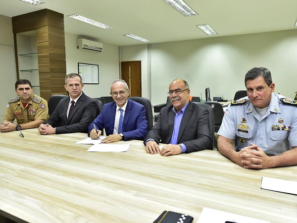 Governo do Estado assina editais para concursos da PM e dos Bombeiros 2