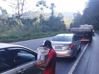 Paralisação de carros deixa a BR 262 mais perigosa em Marechal Floriano