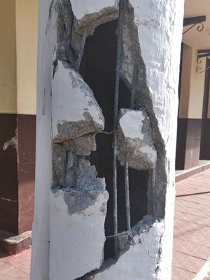 Poste continua parcialmente destruído em Marechal Floriano 2