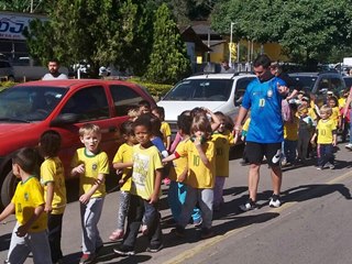 Torcedores mirins da Seleção do Brasil passeiam em Marechal Floriano 2