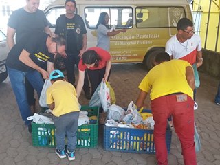 Associação Pestalozzi de Marechal Floriano recebeu 300 quilos de alimentos arrecadados na festa dos motociclistas 4