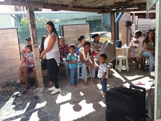 Brincadeiras e leituras da Bíblia para as crianças na Assembléia de Deus de Marechal Floriano 2