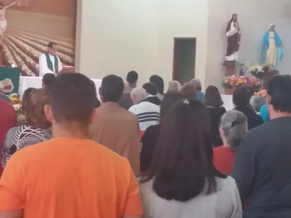 Celebrcao catolica na manha de hoje 29 aberta com canto de alegria em Marechal Floriano 3